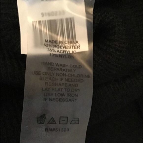 Vince Camuto Women’s Medium Colorblock Sweater Black Off White Button Shoulder - Picture 5 of 16